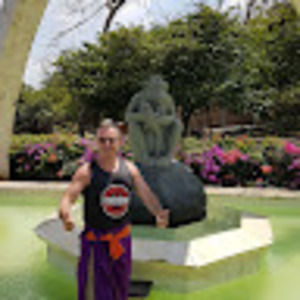 Meet your Posher, Leon